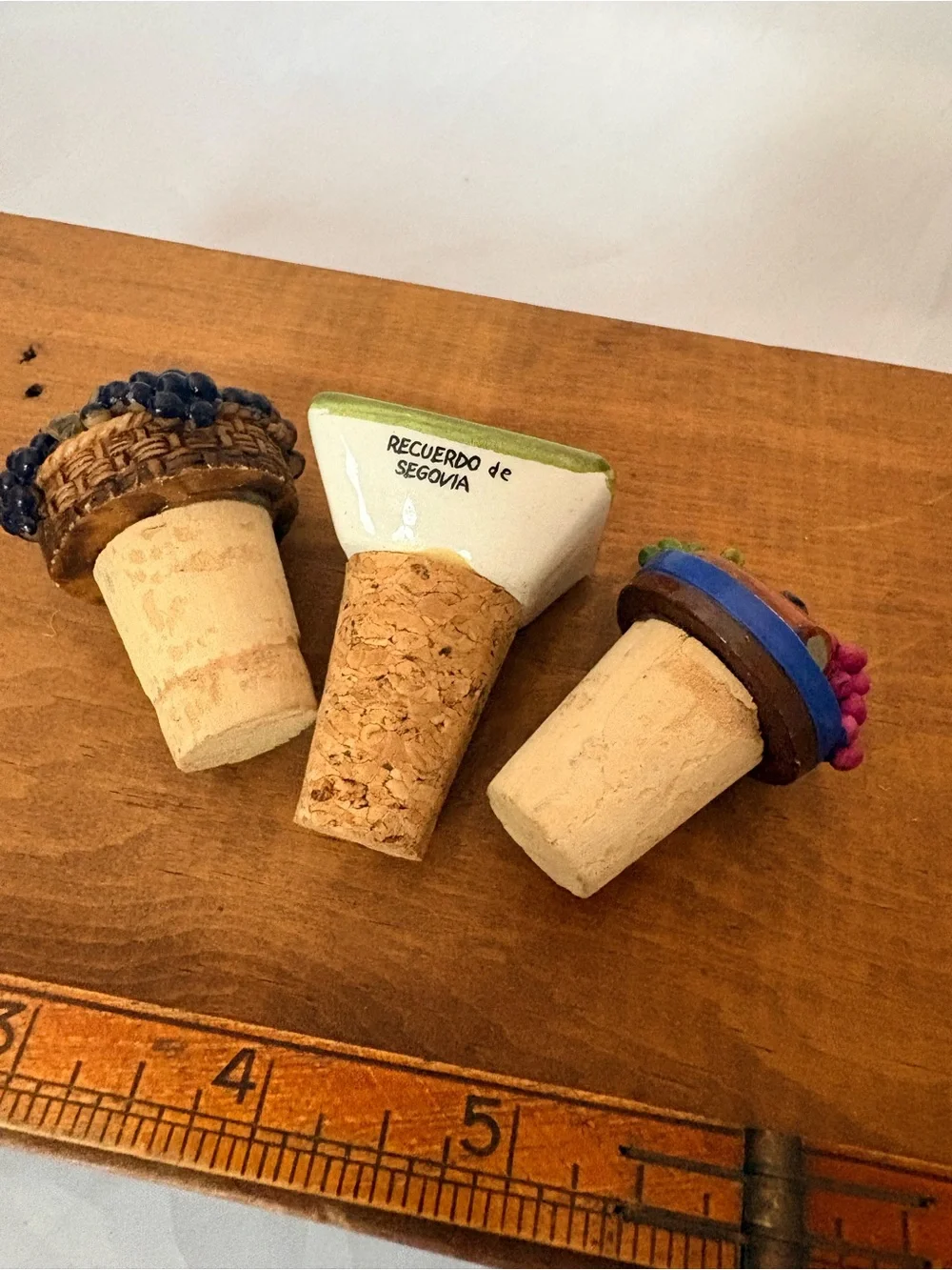 Ceramic and Resin Decorative Wine Bottle Stopper - Multicolor
